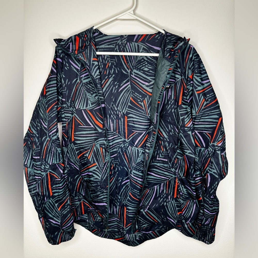 Patagonia Women’s Houdini Windbreaker Jacket in Rain Fern Multi Classic Navy - Picture 4 of 5